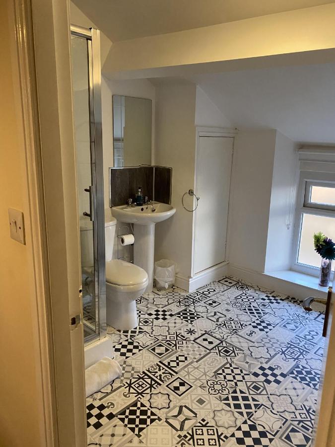 Number 19 Guest House - Self Check In - Under 4 Miles From Barrow In Furness Dalton in Furness Bagian luar foto